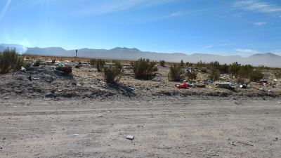 Mais lixo na saída de Uyuni